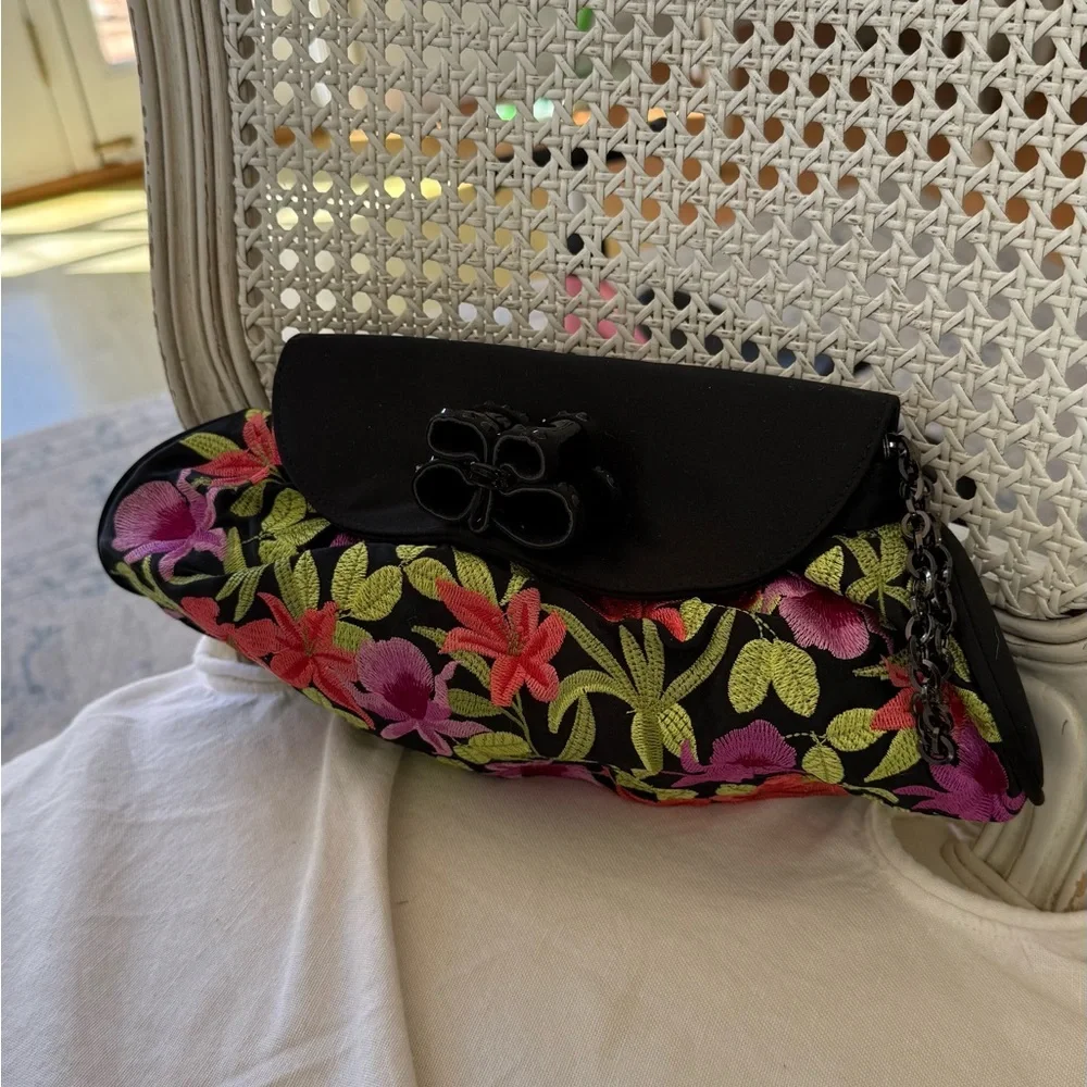 Black Floral Embroidered Clutch Bag - Women